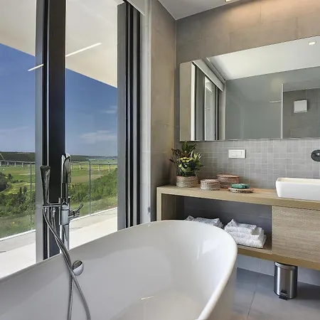 Villa Unique Vista On Idyllic Location