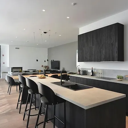 Unique Vista On Idyllic Location *