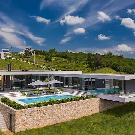 Unique Vista On Idyllic Location
