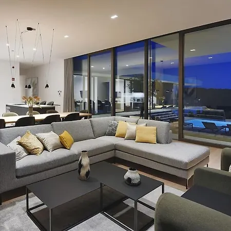 Unique Vista On Idyllic Location