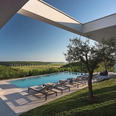 Unique Vista On Idyllic Location