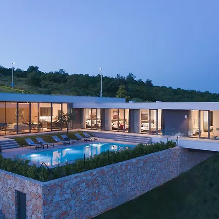 Villa Unique Vista On Idyllic Location *